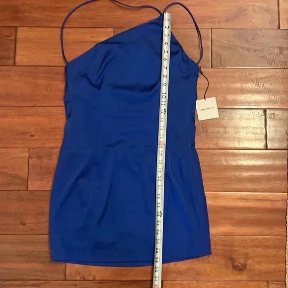Superdown royal blue satin one shoulder mini dress Medium NWT - Picture 7 of 11
